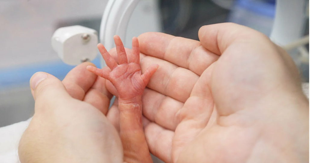 Что смотрит неонатолог у новорожденного